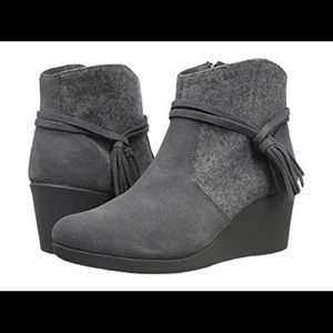 Crocs Leigh Suede Wedge Bootie